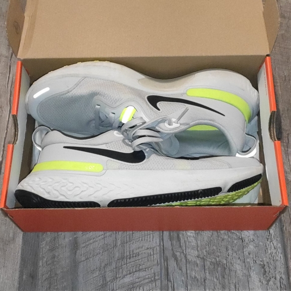 Shoes - Picture 2 of 2